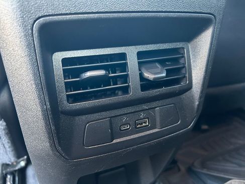 Used 2024 Chevrolet Colorado Z71 w/ Z71 Convenience Package 2 image 35