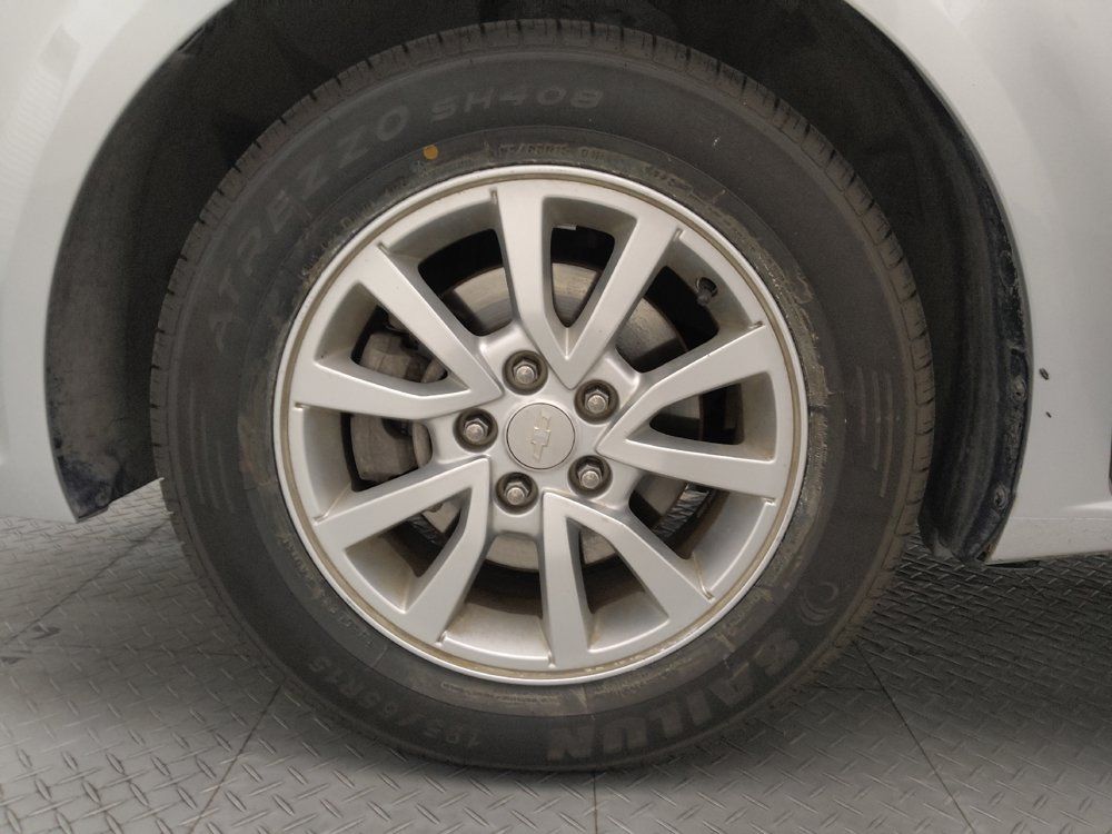 Used 2018 Chevrolet Sonic LT FWD image 31