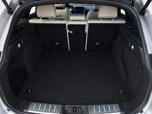 Used 2019 Jaguar F-PACE S AWD/4WD image 13