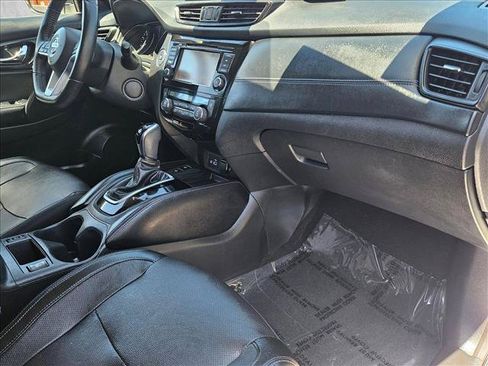 Used 2019 Nissan Rogue SL w/ Premium Package FWD image 22