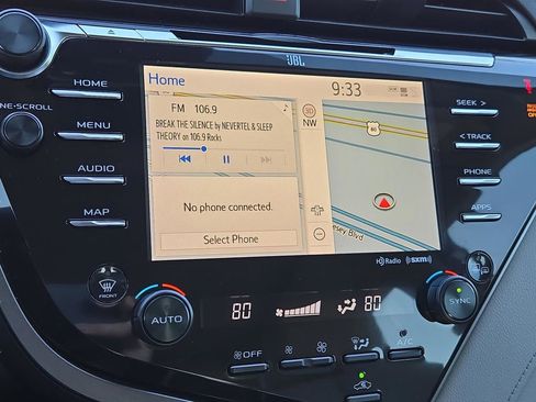 Used 2020 Toyota Camry XSE image 27