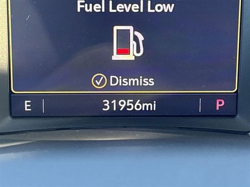 Used 2023 GMC Terrain SLT w/ Tech Package image 12