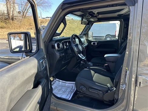 Used 2020 Jeep Gladiator Overland image 35