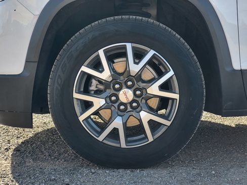 Used 2021 GMC Acadia SLE w/ Driver Convenience Package image 10