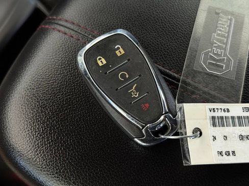 Used 2024 Chevrolet Equinox RS FWD image 37