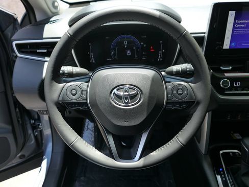 Used 2023 Toyota Corolla Cross XLE w/ Convenience Package AWD/4WD image 19