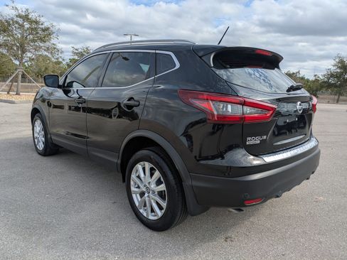 Used 2021 Nissan Rogue Sport SV image 7