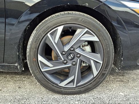 Certified 2025 Hyundai Elantra Sport image 8