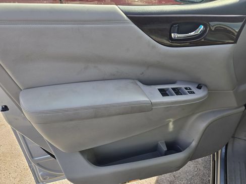 Used 2015 Nissan Quest SV image 9