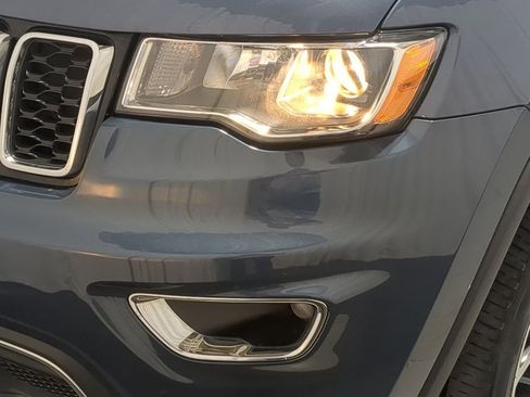 Used 2019 Jeep Grand Cherokee Limited image 11