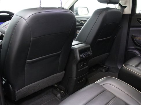 Used 2022 GMC Acadia Denali w/ GMC Pro Grade Package AWD/4WD image 16