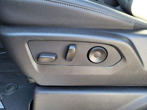 New 2025 GMC Sierra 2500 SLT w/ SLT Premium Package image 16