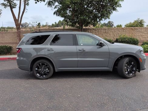 Used 2025 Dodge Durango GT w/ Blacktop Package AWD/4WD image 9