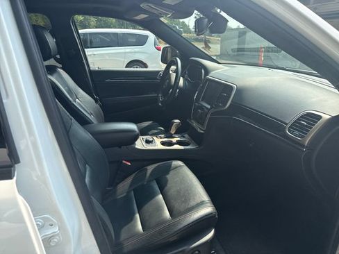 Used 2016 Jeep Grand Cherokee Limited 75th Anniversary AWD/4WD image 9