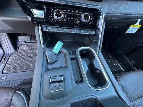 New 2026 GMC Sierra 2500 Denali w/ Denali Reserve Package AWD/4WD image 21