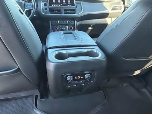 Used 2021 Chevrolet Suburban RST w/ Luxury Package image 21