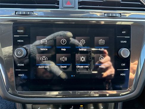 Certified 2023 Volkswagen Tiguan SE image 15