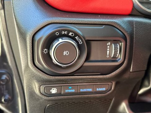 Used 2023 Jeep Wrangler Unlimited Rubicon 4xe AWD/4WD image 24
