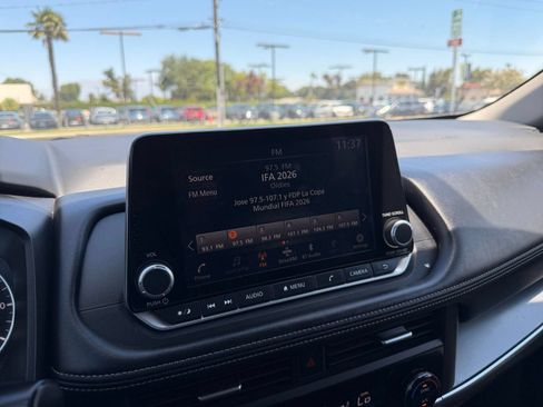 Used 2025 Nissan Rogue SV AWD/4WD image 20