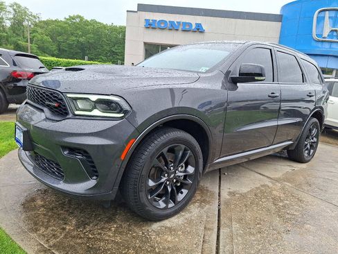 Used 2025 Dodge Durango GT AWD/4WD image 3