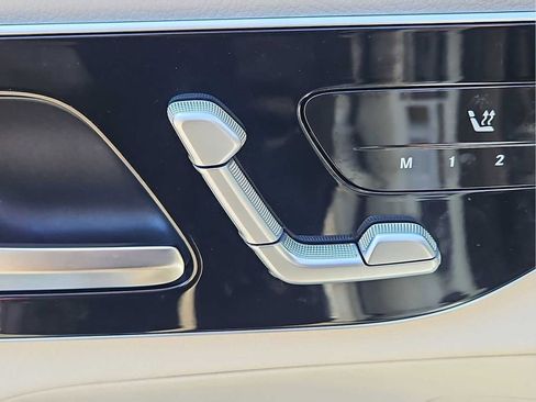 Used 2025 Mercedes-Benz GLC 300 4MATIC image 15