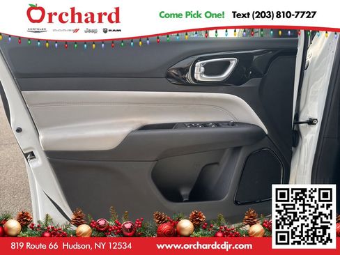 Used 2024 Jeep Compass Limited image 29