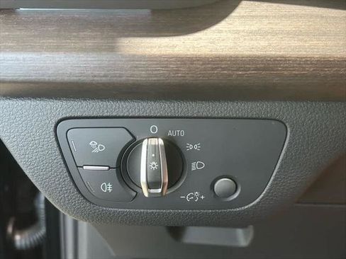 Certified 2025 Audi Q5 2.0T Premium Plus image 12