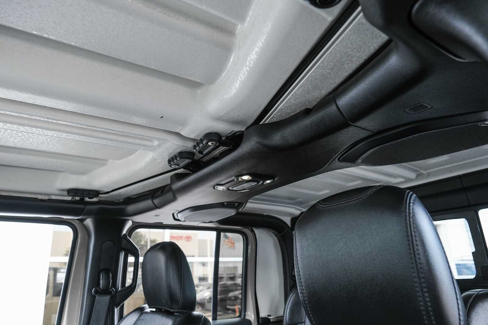 Used 2022 Jeep Gladiator Rubicon AWD/4WD image 37