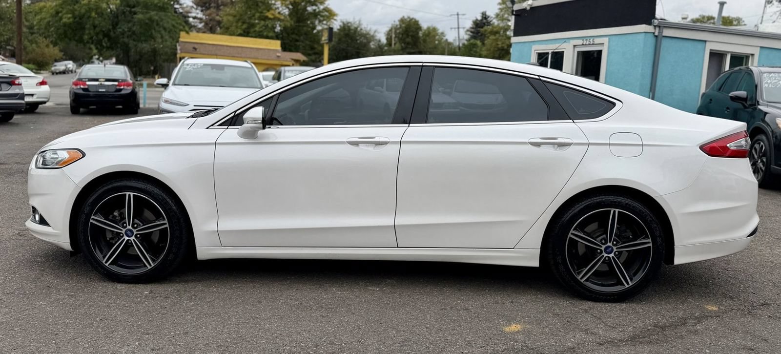 Used 2015 Ford Fusion SE w/ Equipment Group 202A FWD image 6