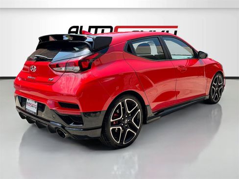 Used 2020 Hyundai Veloster N w/ Performance Package image 7