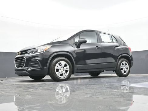 Used 2017 Chevrolet Trax LS FWD image 55