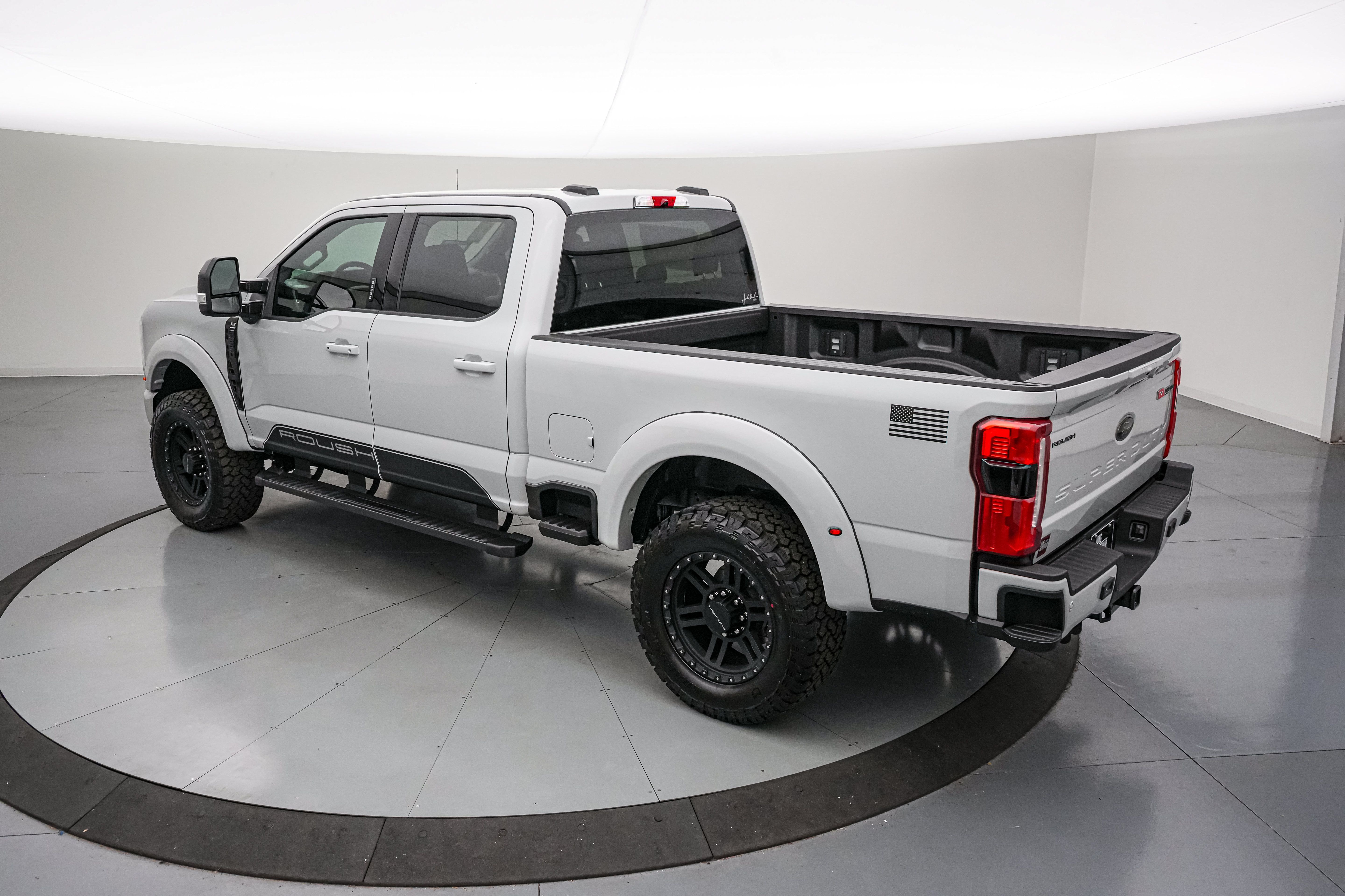 New 2026 Ford F250 XLT w/ XLT Premium Package AWD/4WD image 8