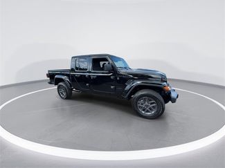 New 2025 Jeep Gladiator Sport video 2