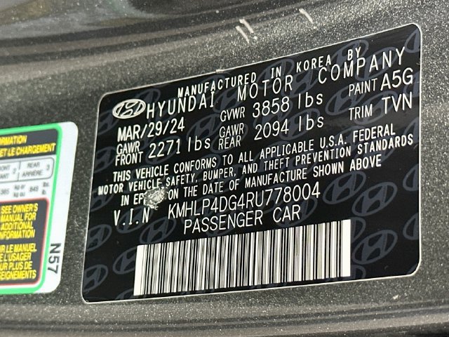 Used 2024 Hyundai Elantra Limited FWD image 32