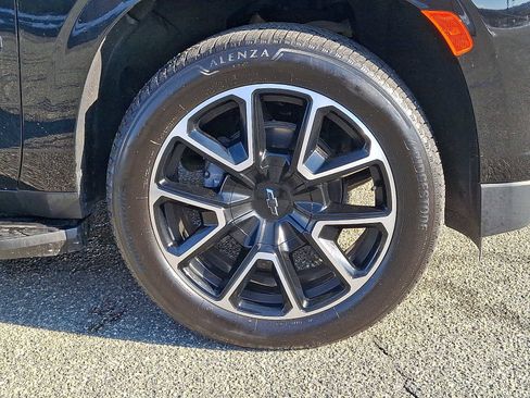 Used 2024 Chevrolet Suburban RST w/ Luxury Package image 8