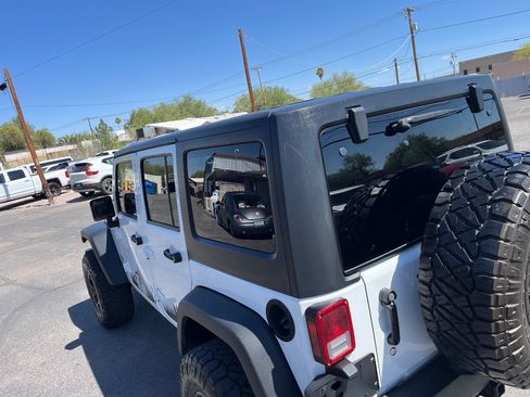 Used 2017 Jeep Wrangler Unlimited Sport w/ Quick Order Package 24S AWD/4WD image 46