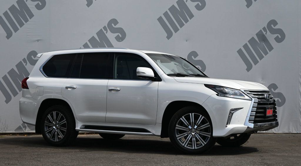 Used 2017 Lexus LX 570 4WD w/ Luxury Package image 3