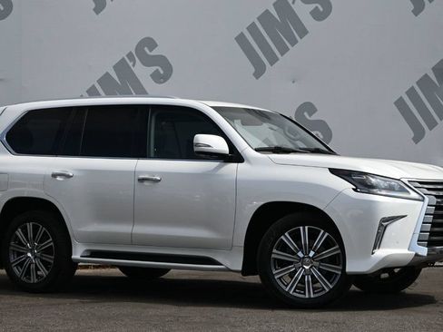 Used 2017 Lexus LX 570 4WD w/ Luxury Package image 3