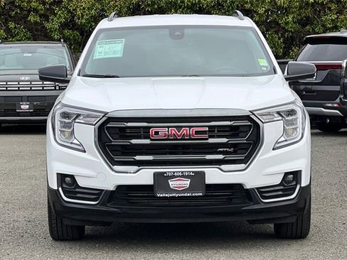 Used 2024 GMC Terrain AT4 image 12