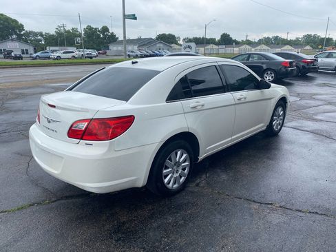Used 2010 Chrysler Sebring Touring image 4