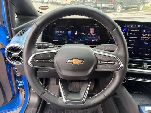 Certified 2025 Chevrolet Equinox EV LT w/ Convenience Package FWD image 16
