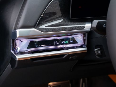 New 2026 BMW 740i xDrive w/ Premium Package image 21