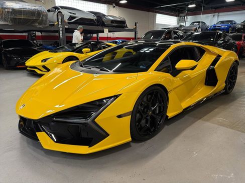 Used 2024 Lamborghini Revuelto AWD/4WD image 10