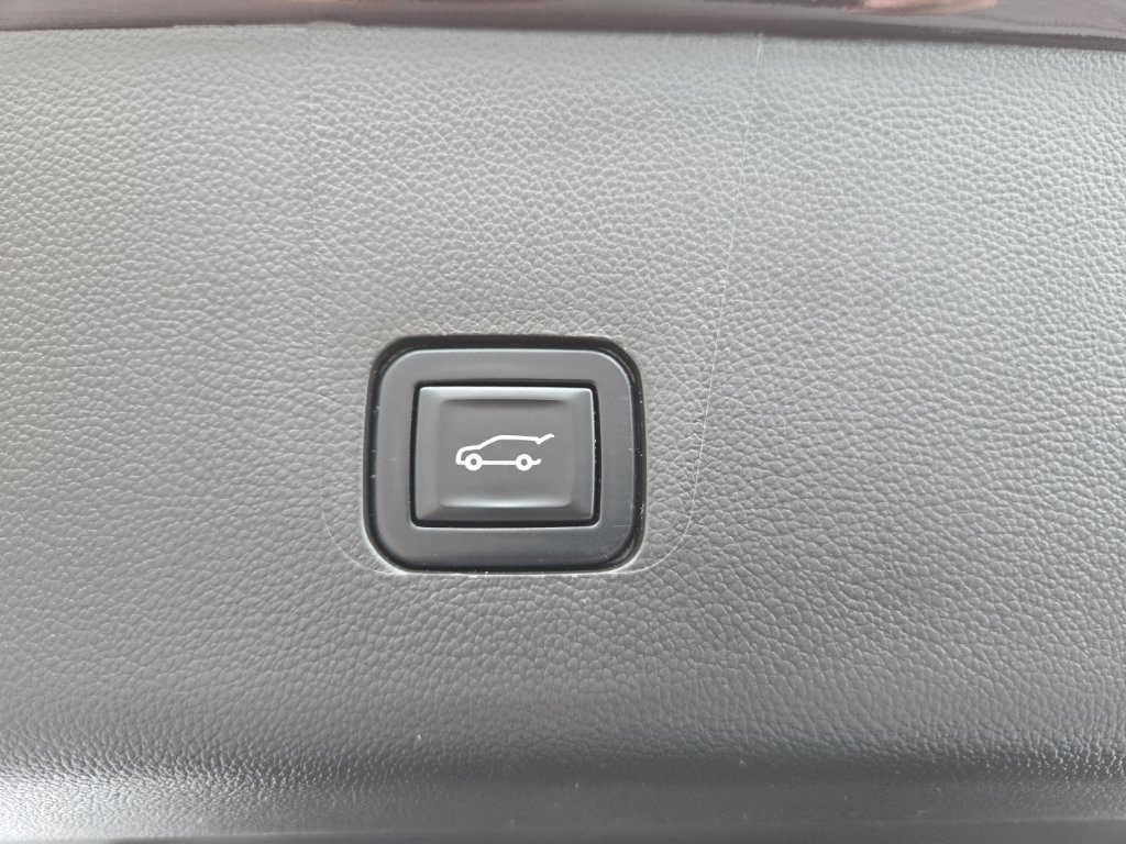 Used 2021 Chevrolet Traverse LT FWD image 10