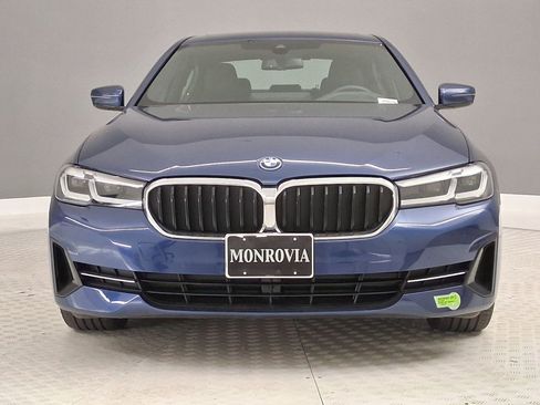 Used 2023 BMW 530e w/ Premium Package RWD image 4