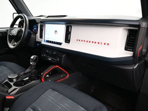 Certified 2025 Ford Bronco Heritage Edition AWD/4WD image 10