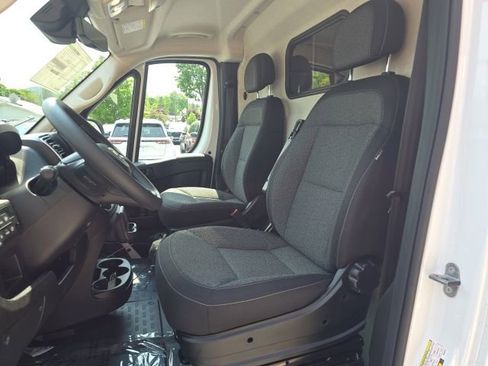 New 2025 RAM ProMaster 2500 w/ Quick Order Package 22G SLT image 9
