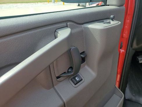 New 2025 GMC Savana 2500 w/ Driver Convenience Package image 27