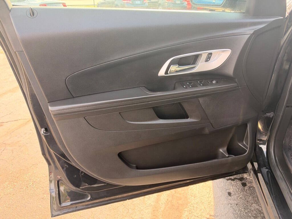 Used 2016 Chevrolet Equinox LTZ w/ Enhanced Convenience Package FWD image 7