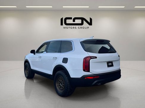 Used 2022 Kia Telluride LX image 3